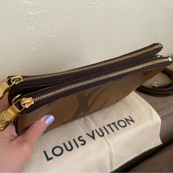 Authentic Louis Vuitton Monogram Reverse Giant Double Zip Pochette - Picture 3 of 8